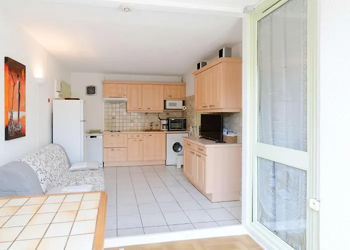 Apartment T2 En Rez-de-jardin, Front De Mer, 4 Pers. - - Fr-1-409-62