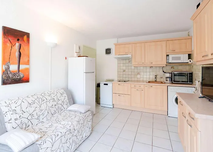 Apartment T2 En Rez-de-jardin, Front De Mer, 4 Pers. - - Fr-1-409-62